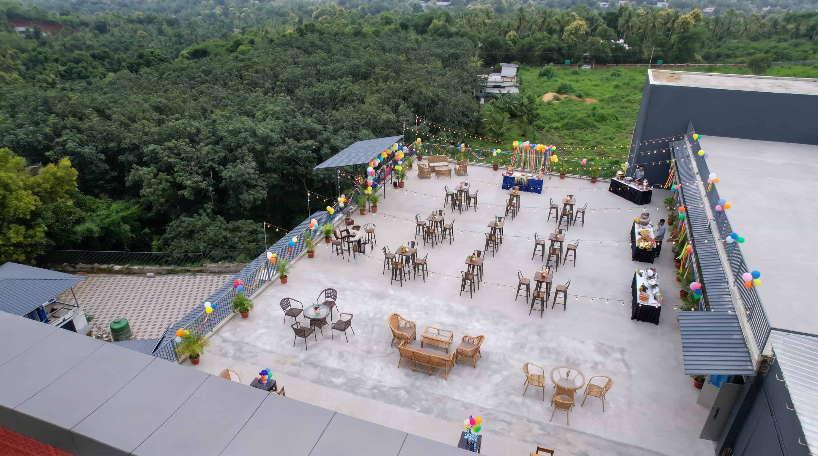 Roof top party area